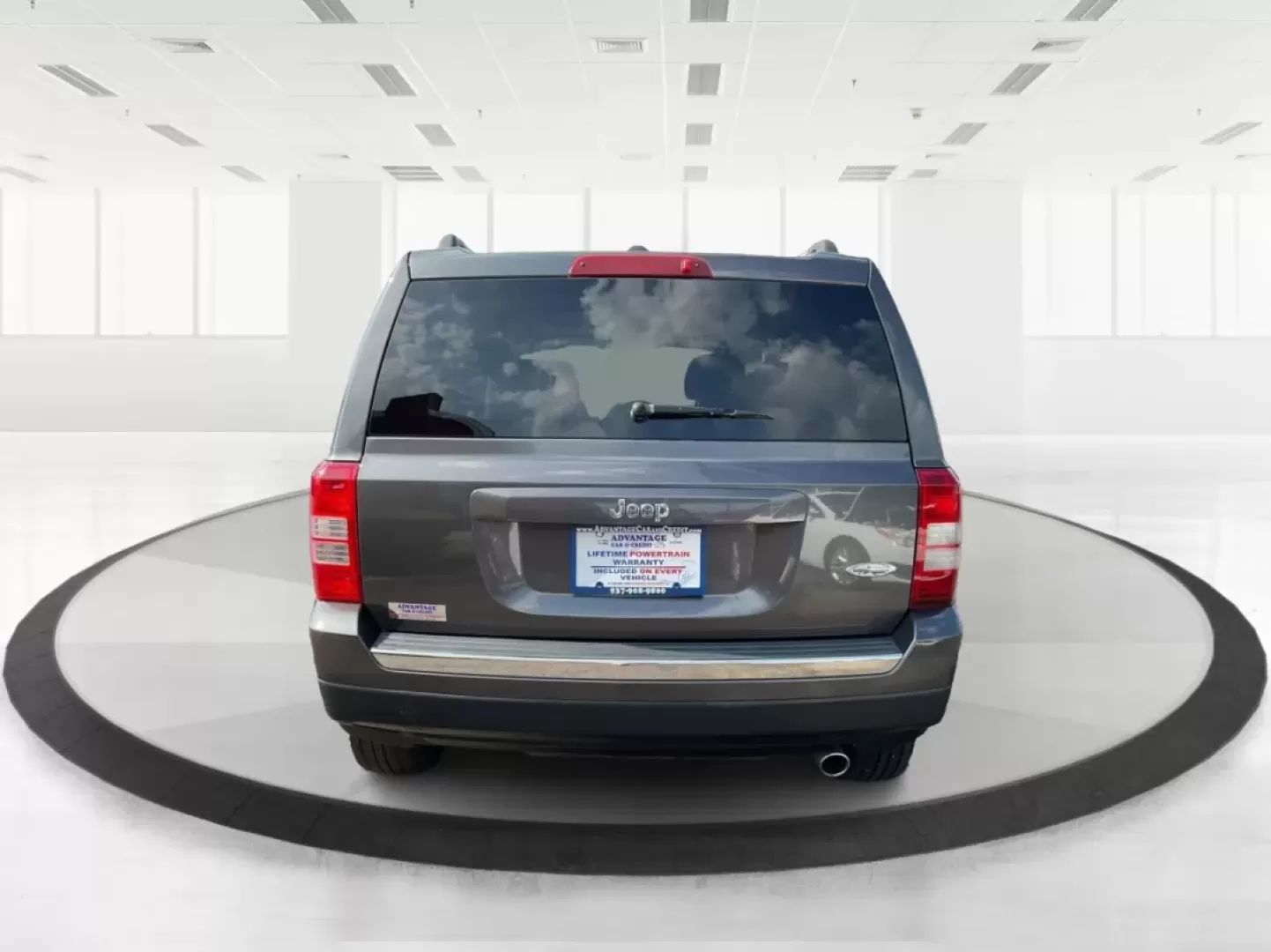 2017 Jeep Patriot High Altitude FWD (1C4NJPFA4HD) with an 2L I-4 DOHC engine, located at 1184 Kauffman Ave, Fairborn, OH, 45324, (937) 908-9800, 39.807072, -84.030914 - **Adventure Awaits in the 2017 Jeep Patriot High Altitude FWD Perfect for Your Next Journey!**<br /> <br /> Are you ready to take on your next adventure? Whether you're navigating through city traffic in Fairborn or exploring the scenic routes of Ohio, the 2017 Jeep Patriot High Altitude FWD is the - Photo#3