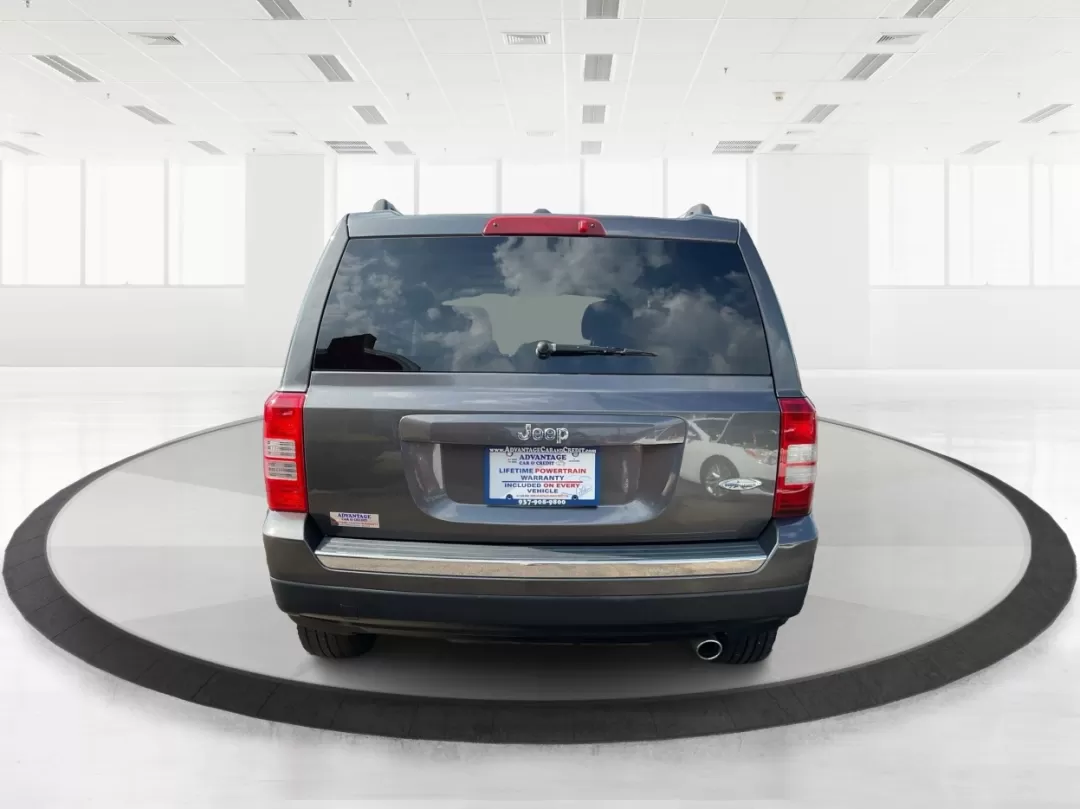 2017 Jeep Patriot High Altitude FWD (1C4NJPFA4HD) with an 2L I-4 DOHC engine, located at 1184 Kauffman Ave, Fairborn, OH, 45324, (937) 908-9800, 39.807072, -84.030914 - **Adventure Awaits in the 2017 Jeep Patriot High Altitude FWD Perfect for Your Next Journey!**<br /> <br /> Are you ready to take on your next adventure? Whether you're navigating through city traffic in Fairborn or exploring the scenic routes of Ohio, the 2017 Jeep Patriot High Altitude FWD is the - Photo#3