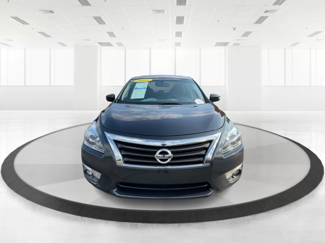2015 Nissan Altima 2.5 SV (1N4AL3AP2FC) with an 2.5L I-4 DOHC engine, located at 1184 Kauffman Ave, Fairborn, OH, 45324, (937) 908-9800, 39.807072, -84.030914 - **Elevate Your Daily Drive with the 2015 Nissan Altima 2.5 SV at Advantage Car and Credit - Fairborn!**<br /> <br /> Are you searching for a reliable sedan that effortlessly blends style, comfort, and technology? Look no further than the 2015 Nissan Altima 2.5 SV available at Advantage Car and Credi - Photo#7