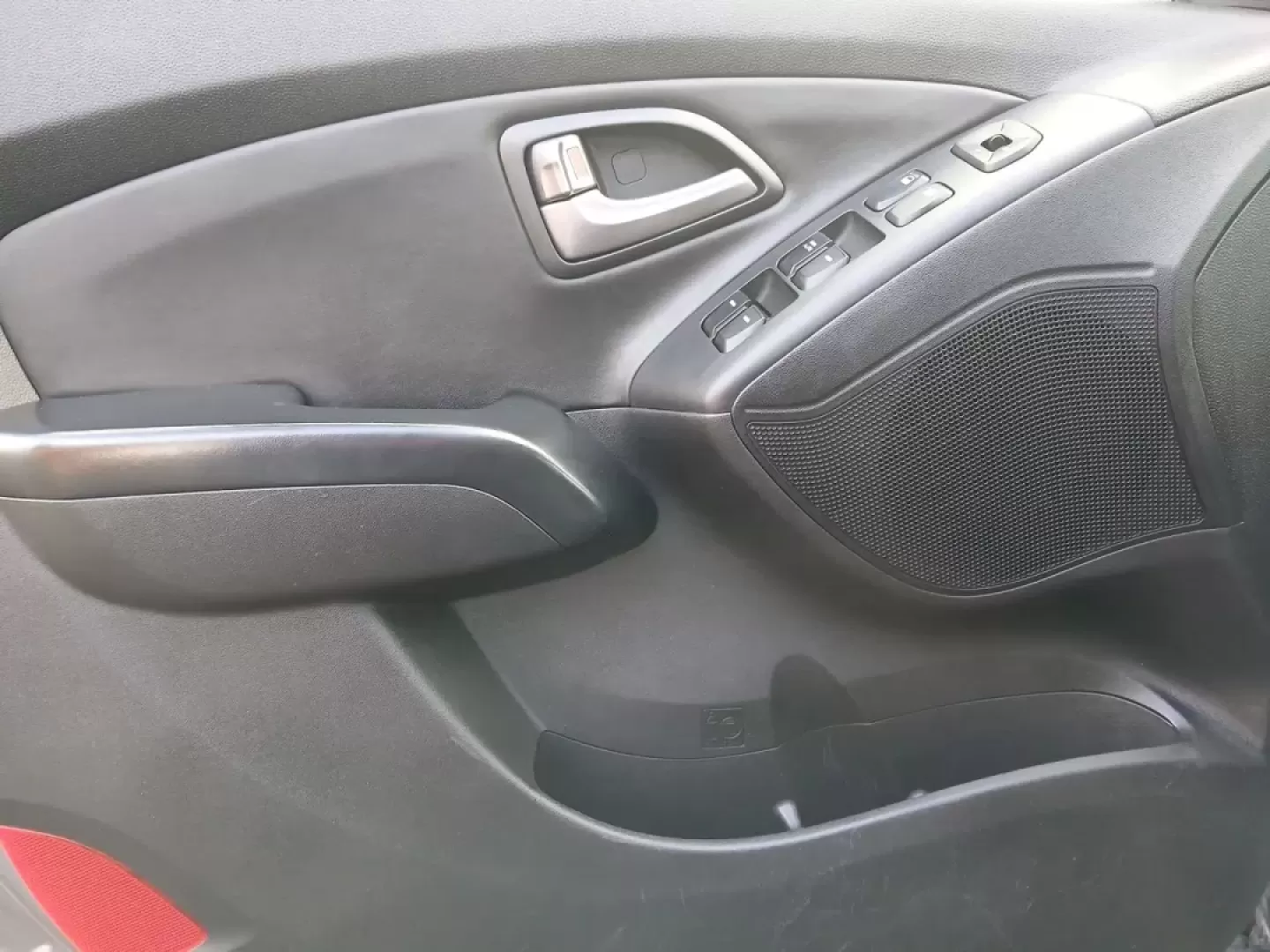 2014 Hyundai Tucson GLS AWD (KM8JUCAG3EU) with an 2.4L L4 DOHC 16V engine, 6-Speed Automatic transmission, located at 1184 Kauffman Ave, Fairborn, OH, 45324, (937) 908-9800, 39.807072, -84.030914 - **Explore the Great Outdoors with the 2014 Hyundai Tucson GLS AWD! Perfect for Weekend Adventures!**<br /> <br /> If you're ready to embrace life's adventures, the 2014 Hyundai Tucson GLS AWD is the SUV you need. Whether you're planning a weekend camping trip, daily commutes around Fairborn, or shut - Photo#19