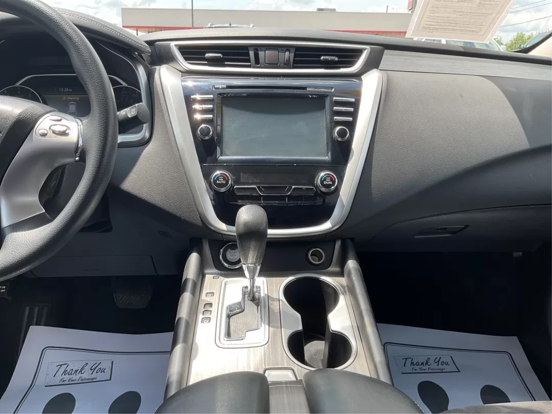 2017 Nissan Murano S AWD (5N1AZ2MH6HN) with an 3.5L V6 DOHC 24V engine, Continuously Variable Transmission transmission, located at 1184 Kauffman Ave, Fairborn, OH, 45324, (937) 908-9800, 39.807072, -84.030914 - Photo#13