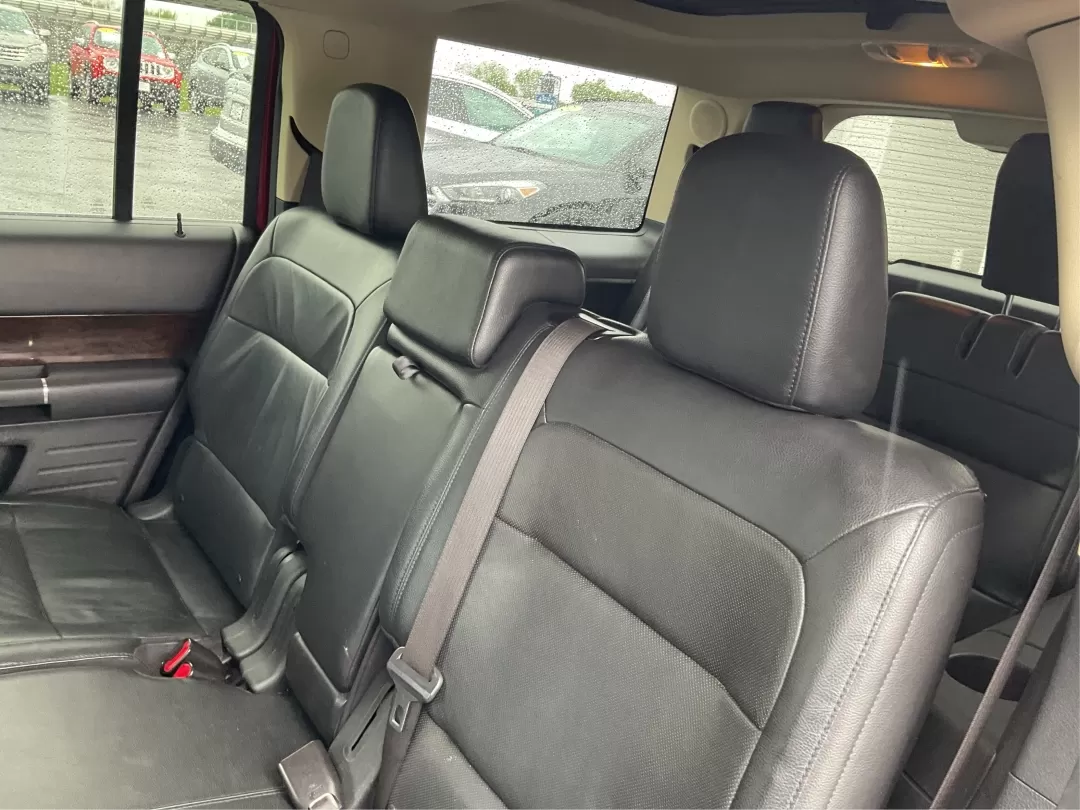 2014 Ford Flex Limited (2FMHK6DTXEB) with an EcoBoost 3.5L V-6 gasoline direct injection engine, located at 4508 South Dixie Dr, Moraine, OH, 45439, (937) 908-9800, 39.689976, -84.218452 - Photo#10