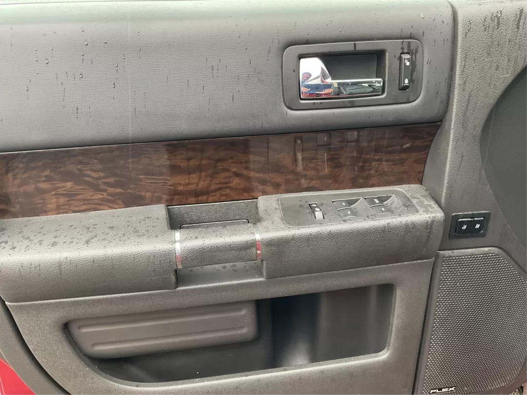 2014 Ford Flex Limited (2FMHK6DTXEB) with an EcoBoost 3.5L V-6 gasoline direct injection engine, located at 4508 South Dixie Dr, Moraine, OH, 45439, (937) 908-9800, 39.689976, -84.218452 - Photo#19
