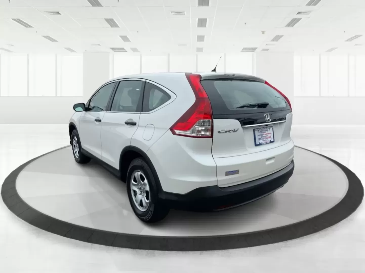 2013 Honda CR-V LX (5J6RM3H37DL) with an 2.4L I-4 DOHC engine, located at 4508 South Dixie Dr, Moraine, OH, 45439, (937) 908-9800, 39.689976, -84.218452 - If you're searching for a reliable vehicle that perfectly balances space, comfort, and efficiency for your family or daily commute, look no further than this 2013 Honda CR-V LX, proudly offered by Advantage Car and Credit in Fairborn, OH. Located conveniently at 1184 Kauffman Ave, we specialize in * - Photo#4