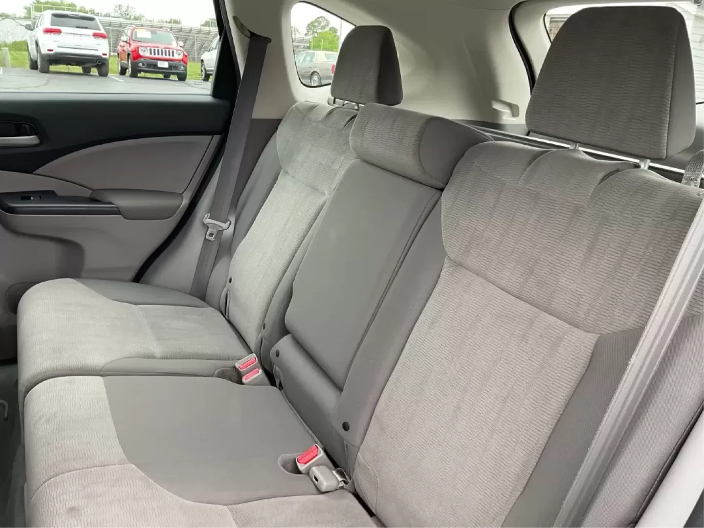 2013 Honda CR-V LX (5J6RM3H37DL) with an 2.4L I-4 DOHC engine, located at 4508 South Dixie Dr, Moraine, OH, 45439, (937) 908-9800, 39.689976, -84.218452 - If you're searching for a reliable vehicle that perfectly balances space, comfort, and efficiency for your family or daily commute, look no further than this 2013 Honda CR-V LX, proudly offered by Advantage Car and Credit in Fairborn, OH. Located conveniently at 1184 Kauffman Ave, we specialize in * - Photo#10