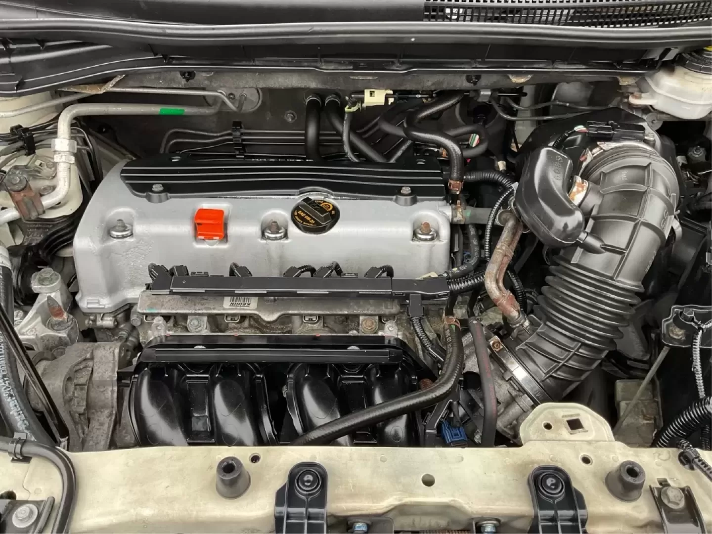 2013 Honda CR-V LX (5J6RM3H37DL) with an 2.4L I-4 DOHC engine, located at 4508 South Dixie Dr, Moraine, OH, 45439, (937) 908-9800, 39.689976, -84.218452 - If you're searching for a reliable vehicle that perfectly balances space, comfort, and efficiency for your family or daily commute, look no further than this 2013 Honda CR-V LX, proudly offered by Advantage Car and Credit in Fairborn, OH. Located conveniently at 1184 Kauffman Ave, we specialize in * - Photo#11