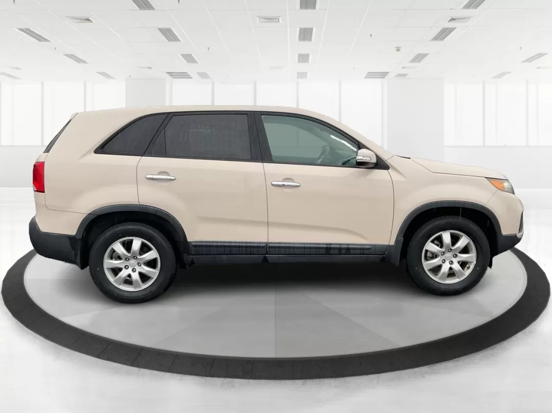 2011 Kia Sorento LX (5XYKT3A1XBG) with an 2.4L I-4 DOHC engine, located at 4508 South Dixie Dr, Moraine, OH, 45439, (937) 908-9800, 39.689976, -84.218452 - Photo#1