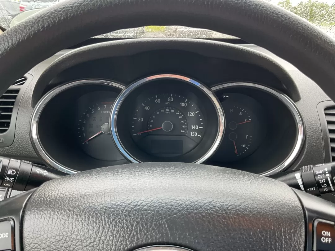 2011 Kia Sorento LX (5XYKT3A1XBG) with an 2.4L I-4 DOHC engine, located at 4508 South Dixie Dr, Moraine, OH, 45439, (937) 908-9800, 39.689976, -84.218452 - Photo#14