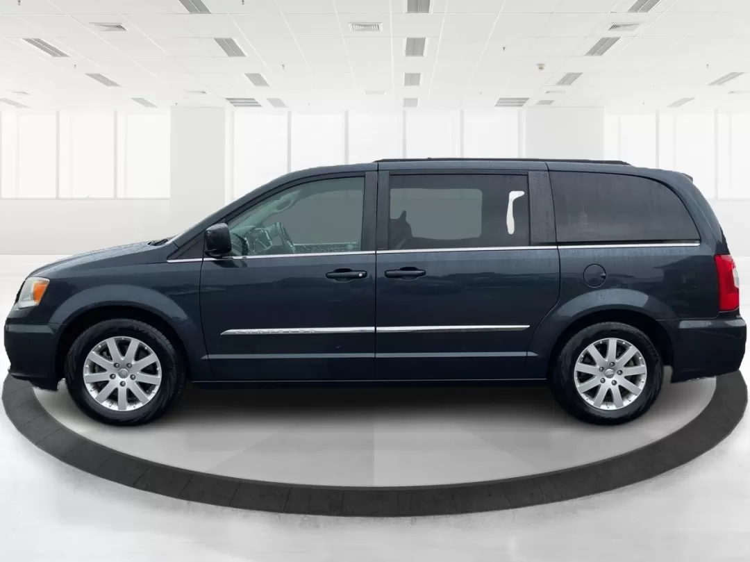 2013 Chrysler Town and Country Touring (2C4RC1BG5DR) with an Pentastar 3.6L V-6 DOHC engine, located at 4508 South Dixie Dr, Moraine, OH, 45439, (937) 908-9800, 39.689976, -84.218452 - Photo#5