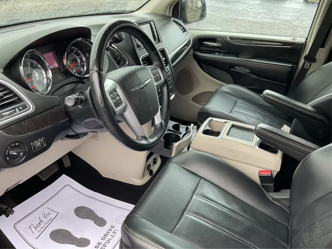 2013 Chrysler Town and Country Touring (2C4RC1BG5DR) with an Pentastar 3.6L V-6 DOHC engine, located at 4508 South Dixie Dr, Moraine, OH, 45439, (937) 908-9800, 39.689976, -84.218452 - Photo#9