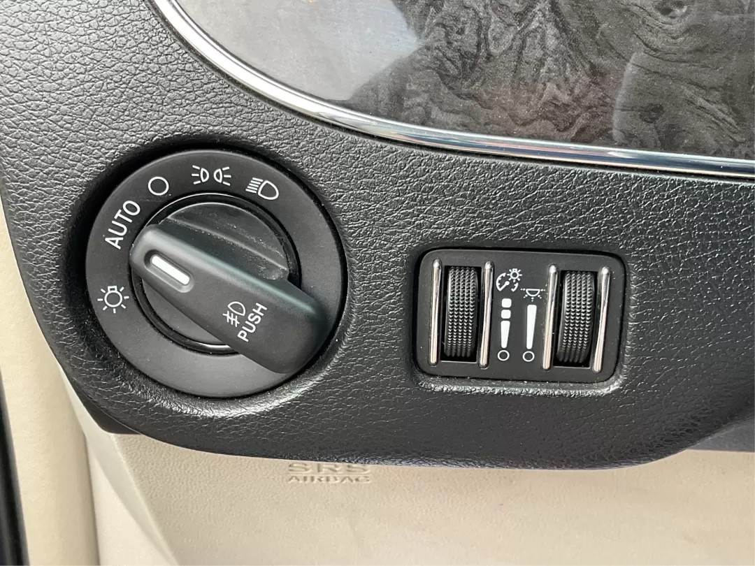 2013 Chrysler Town and Country Touring (2C4RC1BG5DR) with an Pentastar 3.6L V-6 DOHC engine, located at 4508 South Dixie Dr, Moraine, OH, 45439, (937) 908-9800, 39.689976, -84.218452 - Photo#17