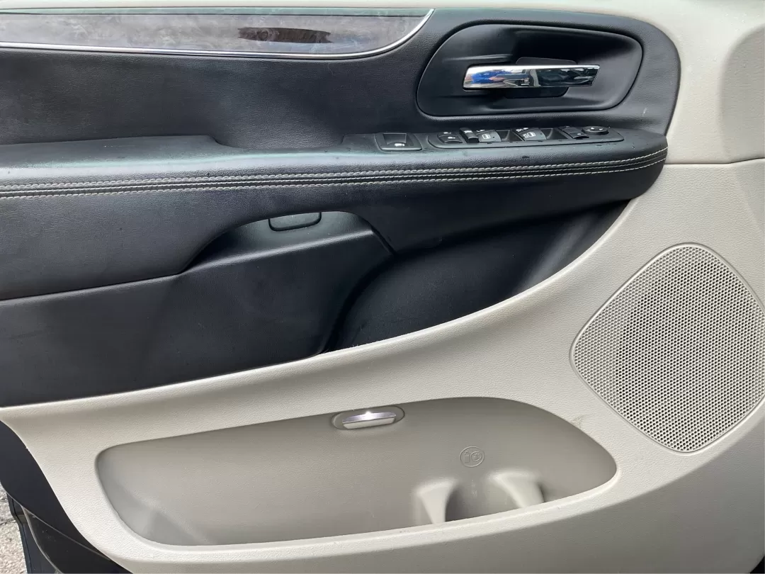 2013 Chrysler Town and Country Touring (2C4RC1BG5DR) with an Pentastar 3.6L V-6 DOHC engine, located at 4508 South Dixie Dr, Moraine, OH, 45439, (937) 908-9800, 39.689976, -84.218452 - Photo#19
