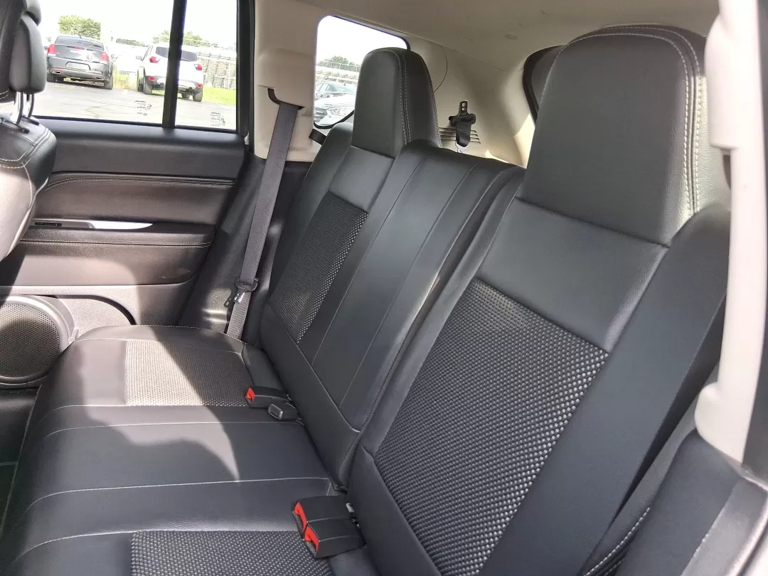 2013 Honda CR-V LX (5J6RM3H37DL) with an 2.4L I-4 DOHC engine, located at 1184 Kauffman Ave, Fairborn, OH, 45324, (937) 908-9800, 39.807072, -84.031563 - Photo#5