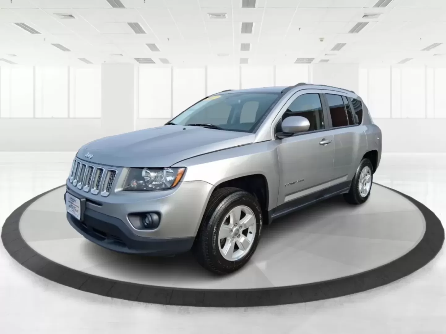 2017 Jeep Compass Latitude FWD (1C4NJCEA3HD) with an Other engine, located at 4508 South Dixie Dr, Moraine, OH, 45439, (937) 908-9800, 39.689976, -84.218452 - 2017 Jeep Compass Latitude FWD - Photo#8