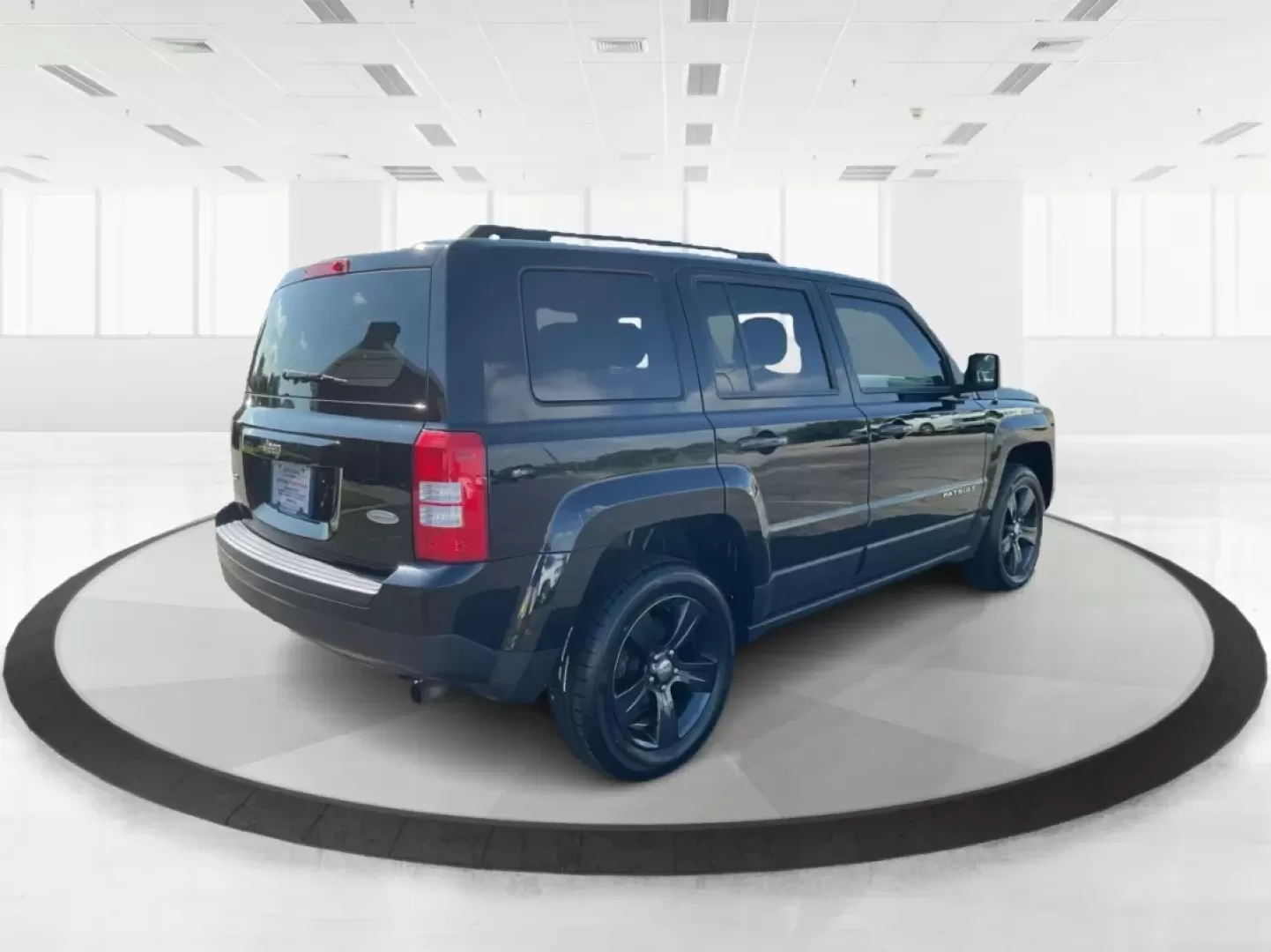 2016 Jeep Patriot Latitude (1C4NJRFB2GD) with an 2.4L I-4 DOHC engine, located at 4508 South Dixie Dr, Moraine, OH, 45439, (937) 908-9800, 39.689976, -84.218452 - **Adventure Awaits in This 2016 Jeep Patriot Latitude: Perfect for Your Next Journey!**<br /> <br /> Are you ready to embrace adventure like never before? The 2016 Jeep Patriot Latitude is the SUV you've been waiting for-ideal for weekend getaways and everyday commutes alike. With its robust build a - Photo#2