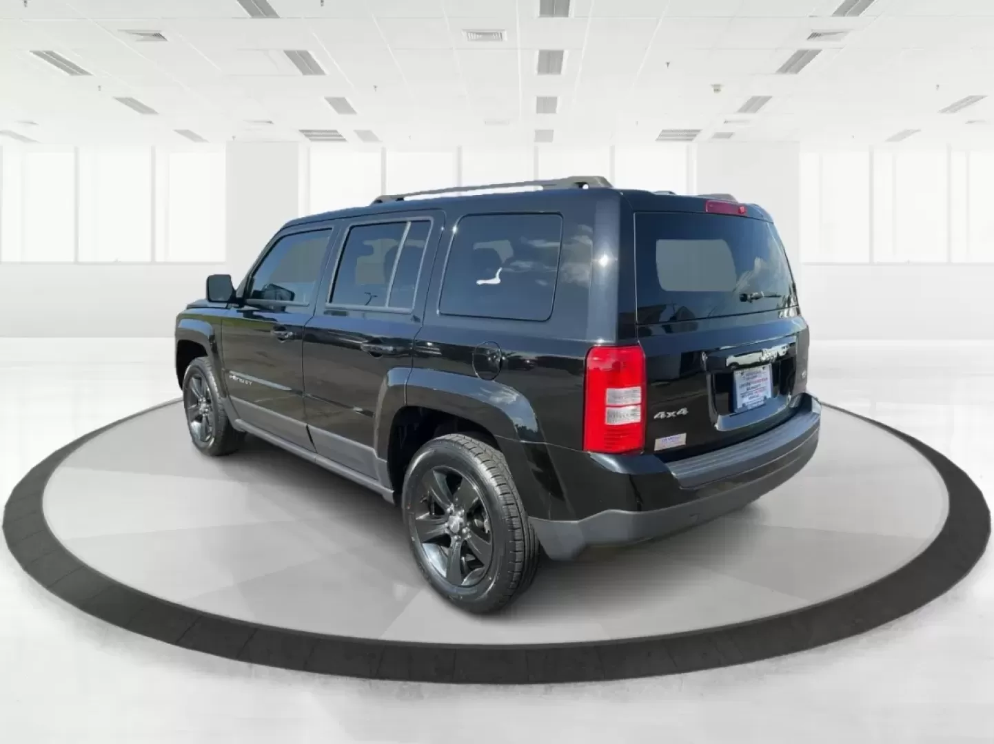 2016 Jeep Patriot Latitude (1C4NJRFB2GD) with an 2.4L I-4 DOHC engine, located at 4508 South Dixie Dr, Moraine, OH, 45439, (937) 908-9800, 39.689976, -84.218452 - **Adventure Awaits in This 2016 Jeep Patriot Latitude: Perfect for Your Next Journey!**<br /> <br /> Are you ready to embrace adventure like never before? The 2016 Jeep Patriot Latitude is the SUV you've been waiting for-ideal for weekend getaways and everyday commutes alike. With its robust build a - Photo#4