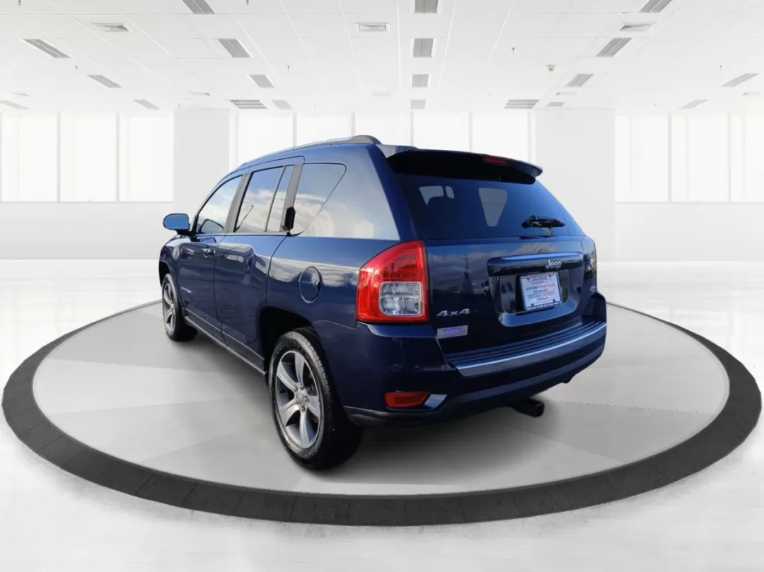 2016 Jeep Compass Latitude 4WD (1C4NJDEB7GD) with an 2.4L L4 DOHC 16V engine, 6-Speed Automatic transmission, located at 1184 Kauffman Ave, Fairborn, OH, 45324, (937) 908-9800, 39.807072, -84.030914 - **Discover Adventure with the 2016 Jeep Compass Latitude 4WD at Advantage Car and Credit!**<br /> <br /> Are you ready to embrace your next adventure? Whether you're planning a weekend getaway, commuting to work, or navigating your family through busy city streets, the 2016 Jeep Compass Latitude 4WD - Photo#4