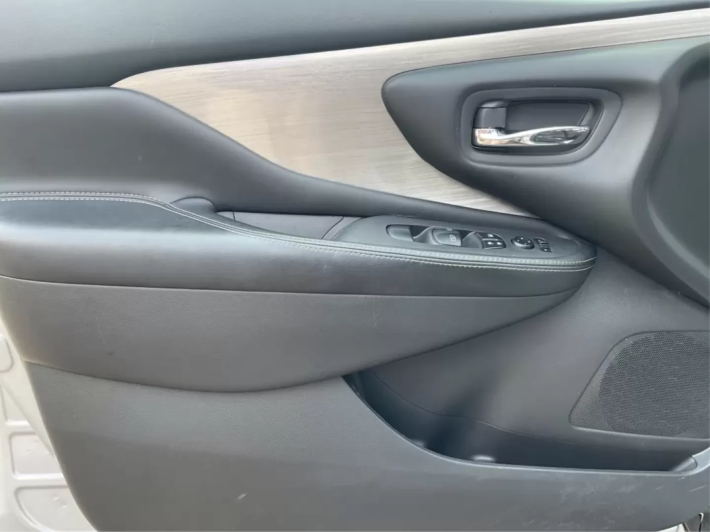 2017 Nissan Murano S AWD (5N1AZ2MH6HN) with an 3.5L V6 DOHC 24V engine, Continuously Variable Transmission transmission, located at 1184 Kauffman Ave, Fairborn, OH, 45324, (937) 908-9800, 39.807072, -84.030914 - **Adventure-Ready: 2017 Nissan Murano S AWD at Advantage Car and Credit in Fairborn, OH**<br /> <br /> Are you ready to elevate your lifestyle with a vehicle that perfectly blends comfort, safety, and versatility? Look no further than this stunning 2017 Nissan Murano S AWD, available now at Advantag - Photo#17