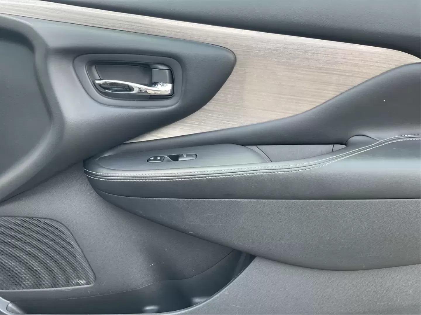 2017 Nissan Murano S AWD (5N1AZ2MH6HN) with an 3.5L V6 DOHC 24V engine, Continuously Variable Transmission transmission, located at 1184 Kauffman Ave, Fairborn, OH, 45324, (937) 908-9800, 39.807072, -84.030914 - **Adventure-Ready: 2017 Nissan Murano S AWD at Advantage Car and Credit in Fairborn, OH**<br /> <br /> Are you ready to elevate your lifestyle with a vehicle that perfectly blends comfort, safety, and versatility? Look no further than this stunning 2017 Nissan Murano S AWD, available now at Advantag - Photo#18