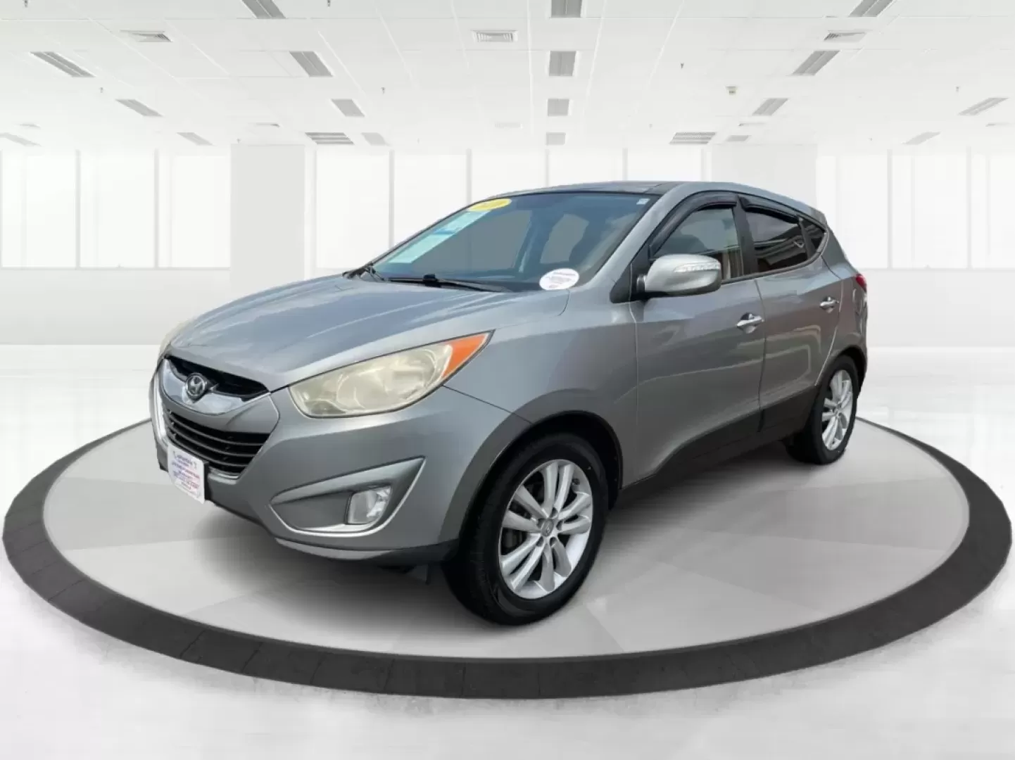 2010 Hyundai Tucson Limited (KM8JUCAC0AU) with an Theta II 2.4L I-4 DOHC engine, located at 4508 South Dixie Dr, Moraine, OH, 45439, (937) 908-9800, 39.689976, -84.218452 - **Adventure Awaits with the 2010 Hyundai Tucson Limited at Advantage Car and Credit!**<br /> <br /> Are you ready to embark on new adventures with your family or explore the great outdoors? The 2010 Hyundai Tucson Limited is the perfect companion for anyone who craves versatility and comfort-ideal f - Photo#8