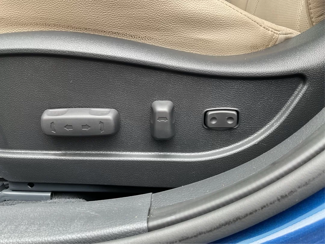 2013 Hyundai Elantra GT Base (KMHD35LE4DU) with an Other engine, located at 4508 South Dixie Dr, Moraine, OH, 45439, (937) 908-9800, 39.689976, -84.218452 - Photo#17