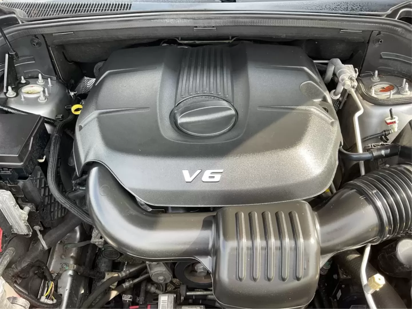 2015 Jeep Grand Cherokee Laredo (1C4RJEAG1FC) with an 3.6L V-6 DOHC engine, located at 4508 South Dixie Dr, Moraine, OH, 45439, (937) 908-9800, 39.689976, -84.218452 - Photo#11