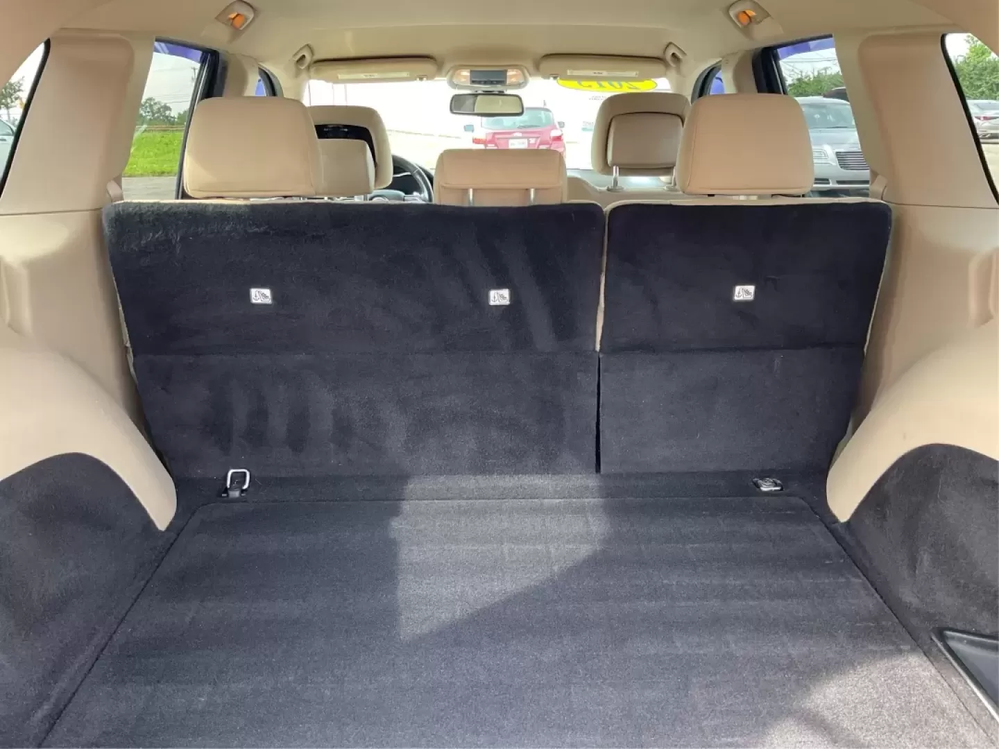 2015 Jeep Grand Cherokee Laredo (1C4RJEAG1FC) with an 3.6L V-6 DOHC engine, located at 4508 South Dixie Dr, Moraine, OH, 45439, (937) 908-9800, 39.689976, -84.218452 - Photo#12