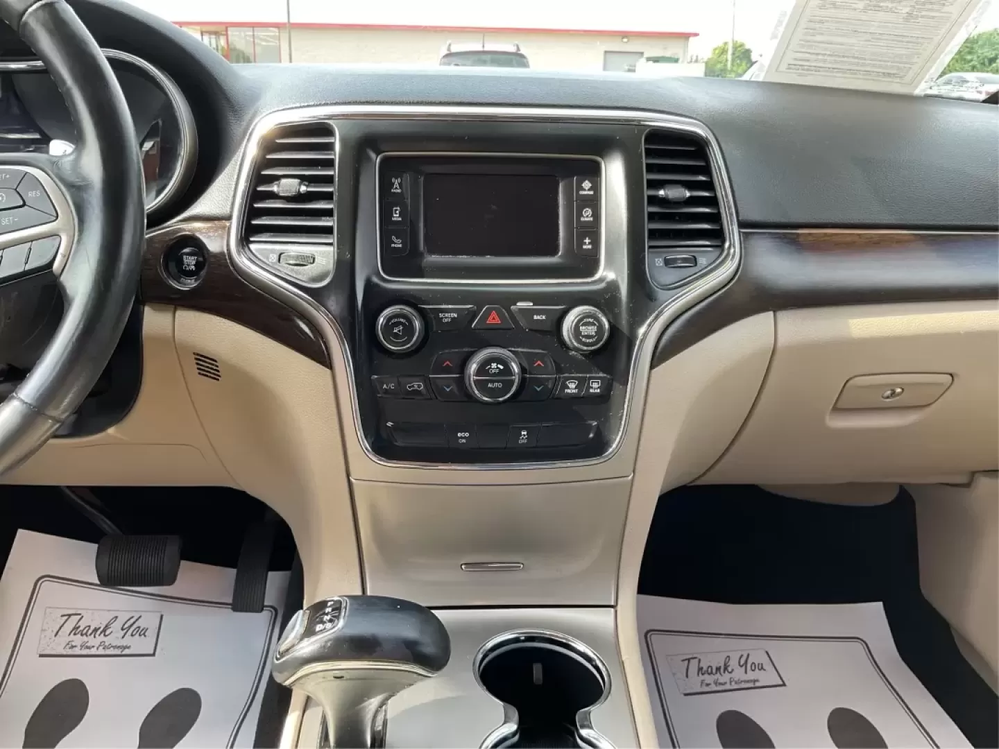 2015 Jeep Grand Cherokee Laredo (1C4RJEAG1FC) with an 3.6L V-6 DOHC engine, located at 4508 South Dixie Dr, Moraine, OH, 45439, (937) 908-9800, 39.689976, -84.218452 - Photo#13