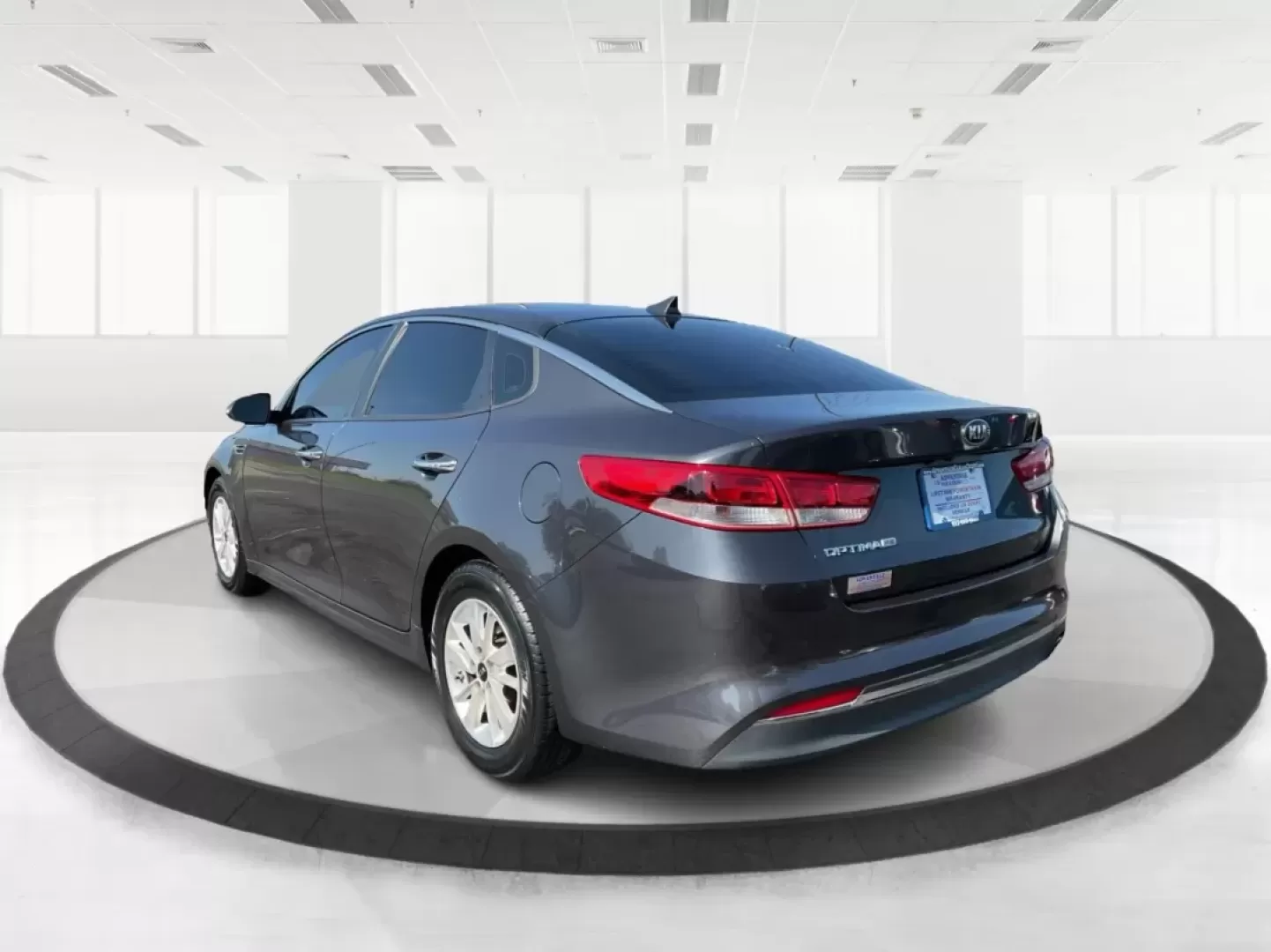 2017 Kia Optima LX (5XXGT4L37HG) with an Theta II 2.4L I-4 gasoline direct injection engine, located at 4508 South Dixie Dr, Moraine, OH, 45439, (937) 908-9800, 39.689976, -84.218452 - Discover the perfect blend of style and functionality with this 2017 Kia Optima LX, available at Advantage Car and Credit, your trusted Buy Here Pay Here dealership in Fairborn, OH. Whether you're commuting to work, shuttling the kids to school, or planning a weekend getaway, this sedan is designed - Photo#4