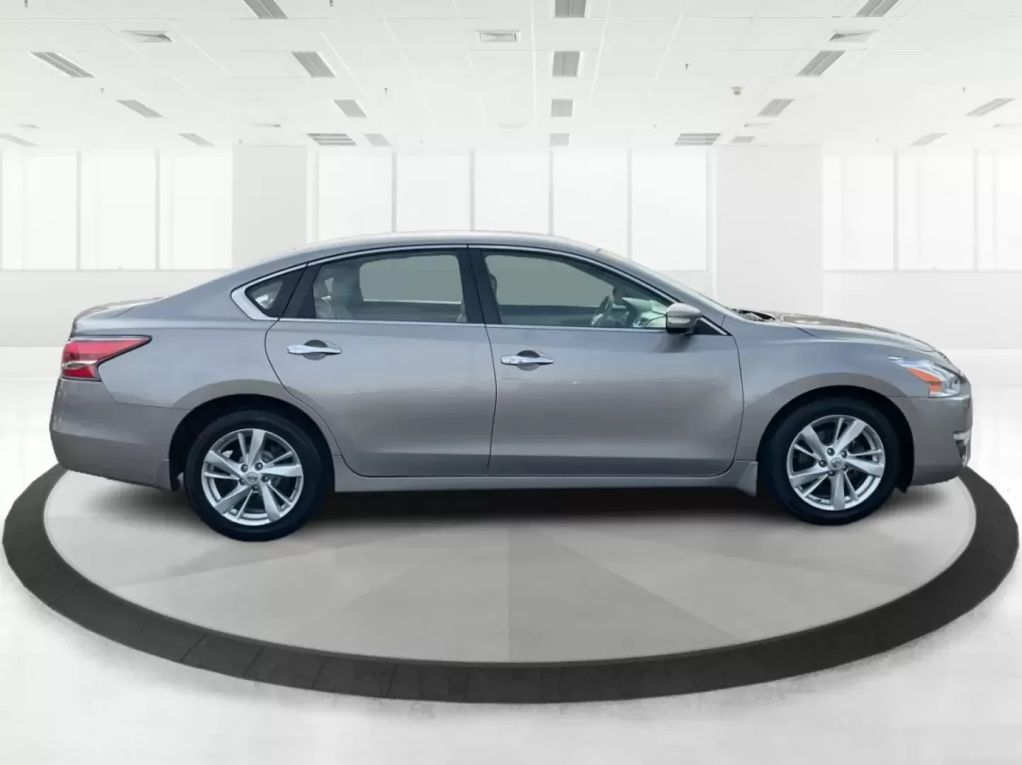2014 Nissan Altima 2.5 SL (1N4AL3AP7EC) with an 2.5L I-4 DOHC engine, located at 4508 South Dixie Dr, Moraine, OH, 45439, (937) 908-9800, 39.689976, -84.218452 - Experience the perfect blend of comfort and reliability with the 2014 Nissan Altima 2.5 SL, available at Advantage Car and Credit in Fairborn, OH. This sedan is not just a means of transportation; it's a lifestyle choice for those who value efficiency and style, making it ideal for long commutes or - Photo#1