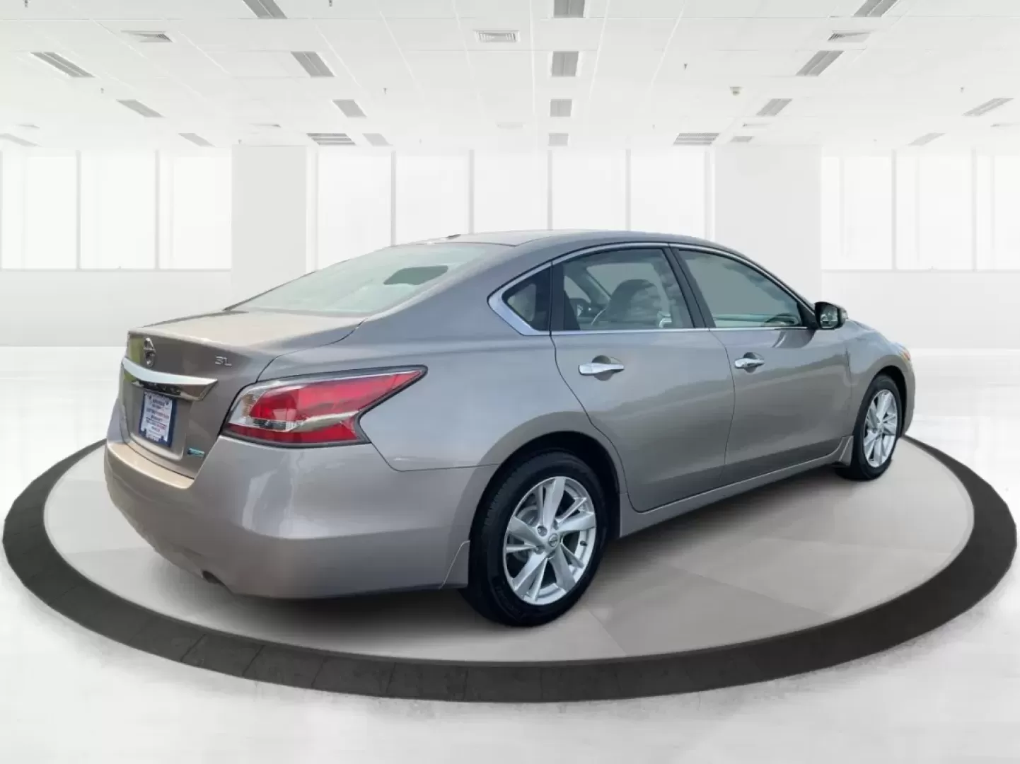 2014 Nissan Altima 2.5 SL (1N4AL3AP7EC) with an 2.5L I-4 DOHC engine, located at 4508 South Dixie Dr, Moraine, OH, 45439, (937) 908-9800, 39.689976, -84.218452 - Experience the perfect blend of comfort and reliability with the 2014 Nissan Altima 2.5 SL, available at Advantage Car and Credit in Fairborn, OH. This sedan is not just a means of transportation; it's a lifestyle choice for those who value efficiency and style, making it ideal for long commutes or - Photo#2