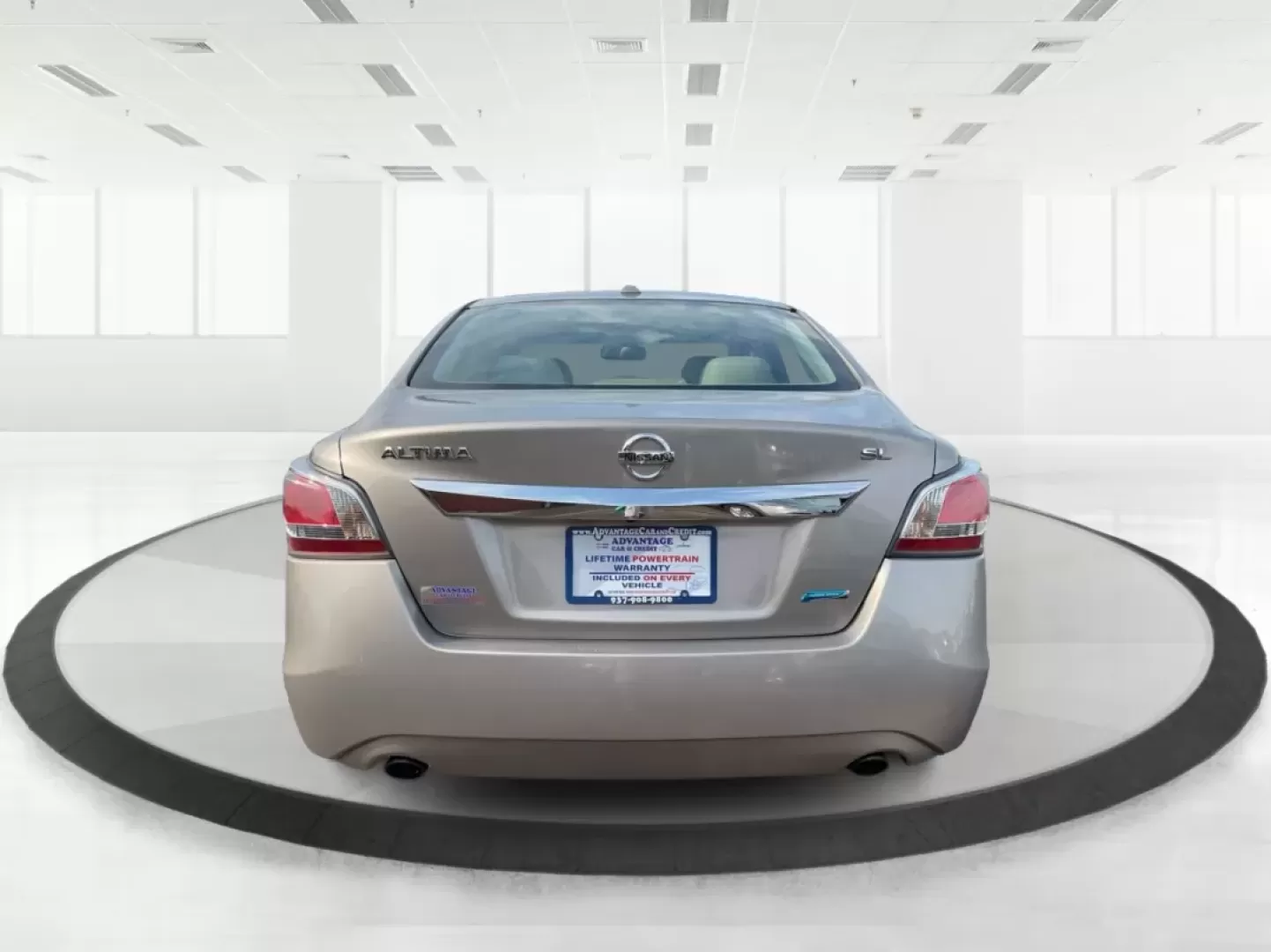 2014 Nissan Altima 2.5 SL (1N4AL3AP7EC) with an 2.5L I-4 DOHC engine, located at 4508 South Dixie Dr, Moraine, OH, 45439, (937) 908-9800, 39.689976, -84.218452 - Experience the perfect blend of comfort and reliability with the 2014 Nissan Altima 2.5 SL, available at Advantage Car and Credit in Fairborn, OH. This sedan is not just a means of transportation; it's a lifestyle choice for those who value efficiency and style, making it ideal for long commutes or - Photo#3