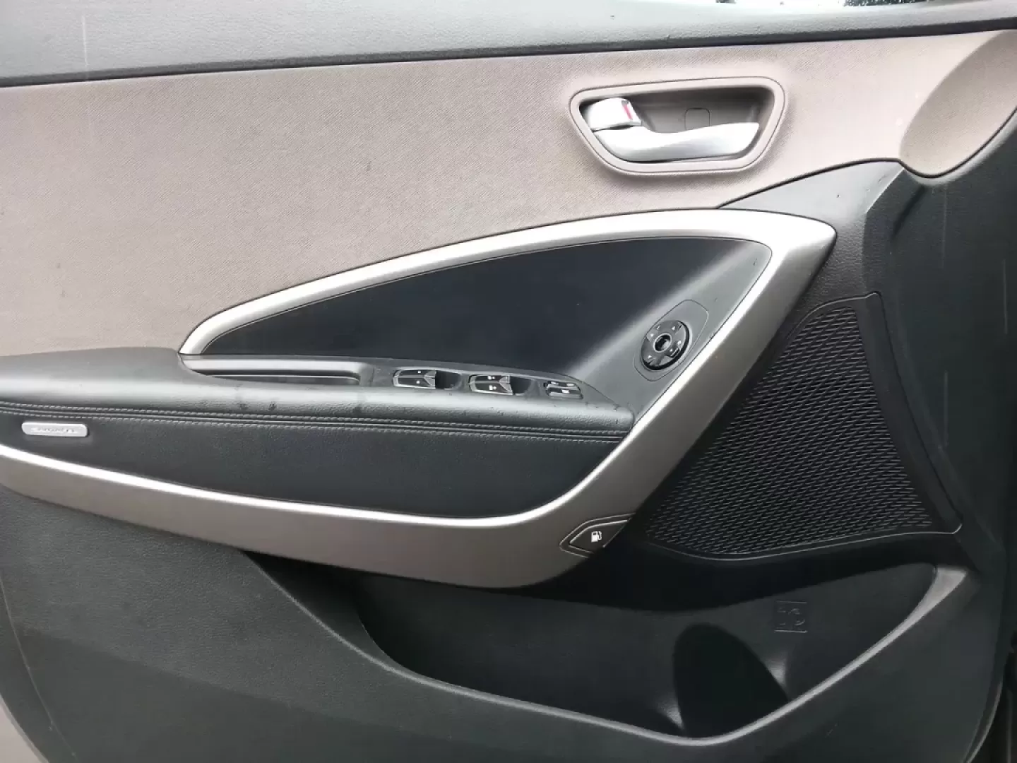 2016 Hyundai Santa Fe Sport 2.4 AWD (5XYZUDLB9GG) with an 2.4L L4 DOHC 16V engine, 6-Speed Automatic transmission, located at 1951 S Dayton Lakeview Rd., New Carlisle, OH, 45344, (937) 908-9800, 39.890999, -84.050255 - **Discover Your Next Adventure with the 2016 Hyundai Santa Fe Sport 2.4 AWD at Advantage Car and Credit!**<br /> <br /> Are you ready to elevate your family outings or weekend getaways? The 2016 Hyundai Santa Fe Sport 2.4 AWD is the perfect companion for anyone seeking comfort, safety, and versatili - Photo#19