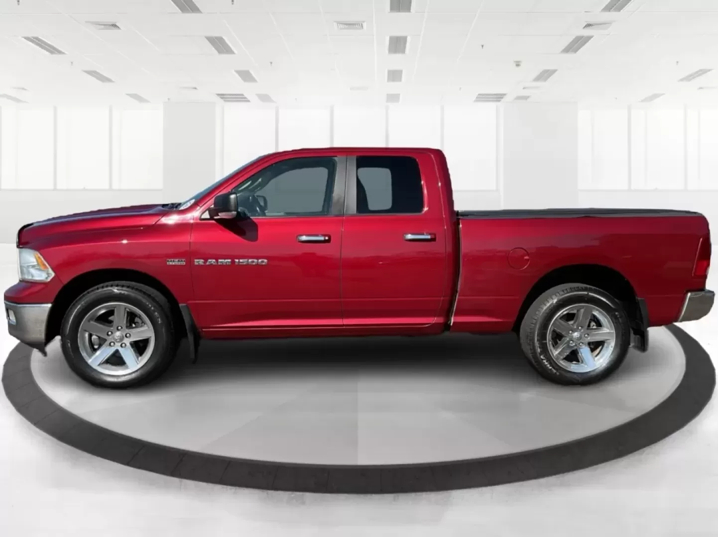 2012 Ram 1500 SLT (1C6RD7GT9CS) with an HEMI 5.7L V-8 variable valve control engine, located at 1951 S Dayton Lakeview Rd., New Carlisle, OH, 45344, (937) 908-9800, 39.890999, -84.050255 - **Unleash Adventure with the 2012 Ram 1500 SLT Your Next Truck Awaits!**<br /> <br /> Are you ready to elevate your weekend adventures or tackle your daily commute with confidence? Look no further than the 2012 Ram 1500 SLT, a robust and stylish pickup truck designed to meet the needs of families, - Photo#5