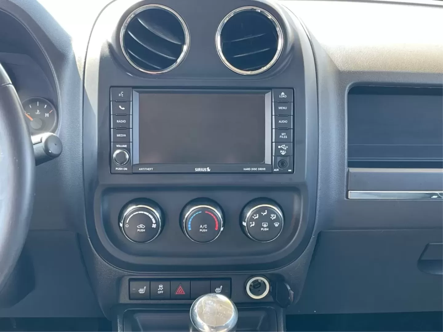 2014 Jeep Patriot Latitude (1C4NJPFB0ED) with an 2.4L I-4 DOHC engine, located at 1951 S Dayton Lakeview Rd., New Carlisle, OH, 45344, (937) 908-9800, 39.890999, -84.050255 - Photo#13