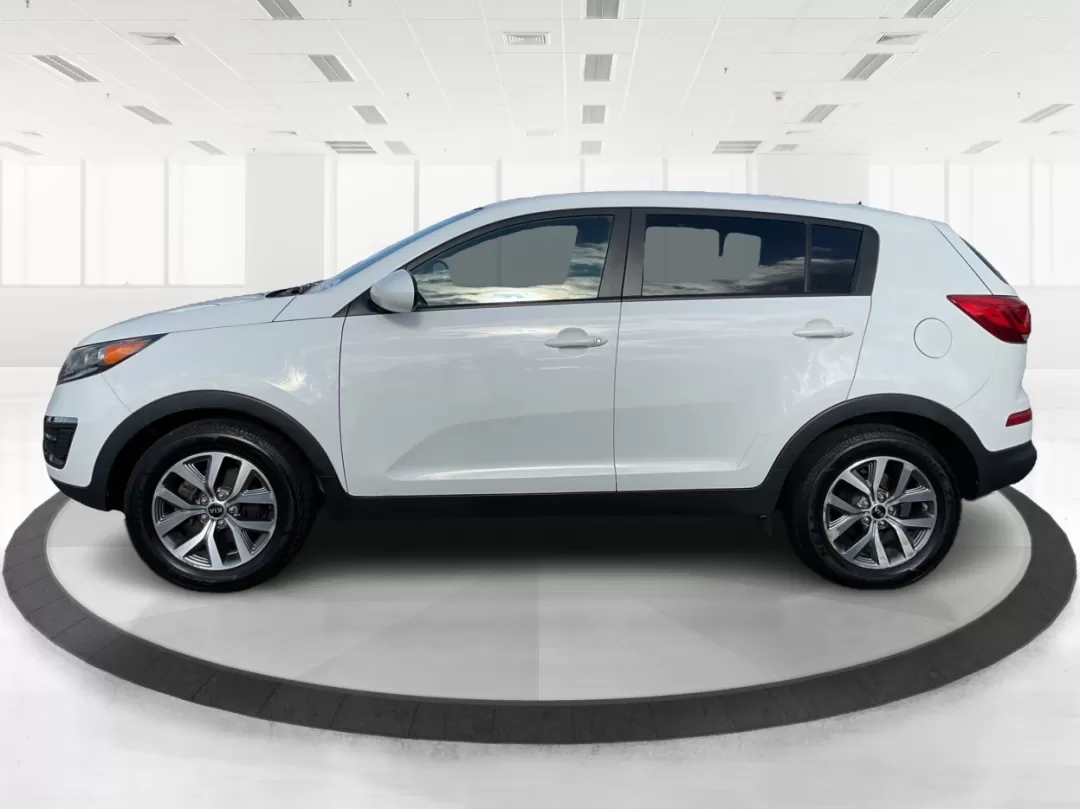 2015 Kia Sportage LX (KNDPB3AC1F7) with an Other engine, located at 1951 S Dayton Lakeview Rd., New Carlisle, OH, 45344, (937) 908-9800, 39.890999, -84.050255 - Photo#4