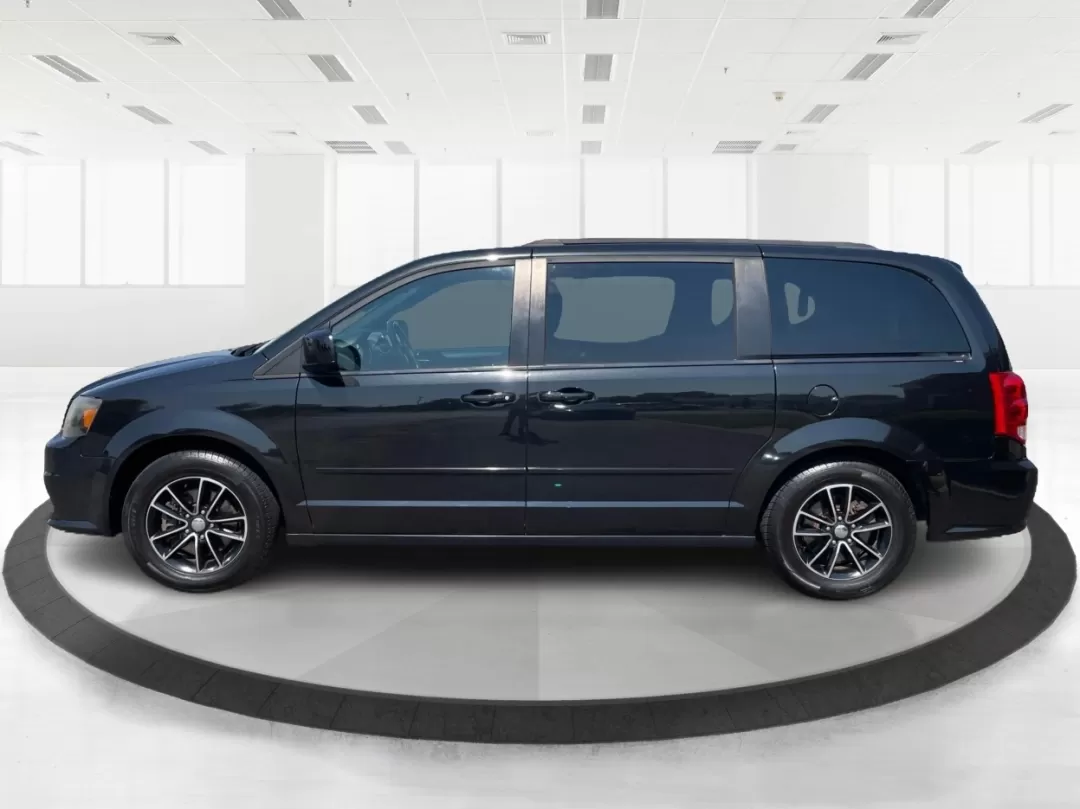 2017 Dodge Grand Caravan GT (2C4RDGEG9HR) with an 3.6L V6 DOHC 24V engine, 6-Speed Automatic transmission, located at 1951 S Dayton Lakeview Rd., New Carlisle, OH, 45344, (937) 908-9800, 39.890999, -84.050255 - Photo#5