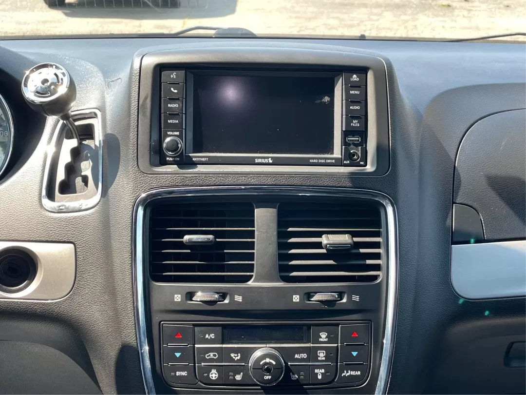 2017 Dodge Grand Caravan GT (2C4RDGEG9HR) with an 3.6L V6 DOHC 24V engine, 6-Speed Automatic transmission, located at 1951 S Dayton Lakeview Rd., New Carlisle, OH, 45344, (937) 908-9800, 39.890999, -84.050255 - Photo#13