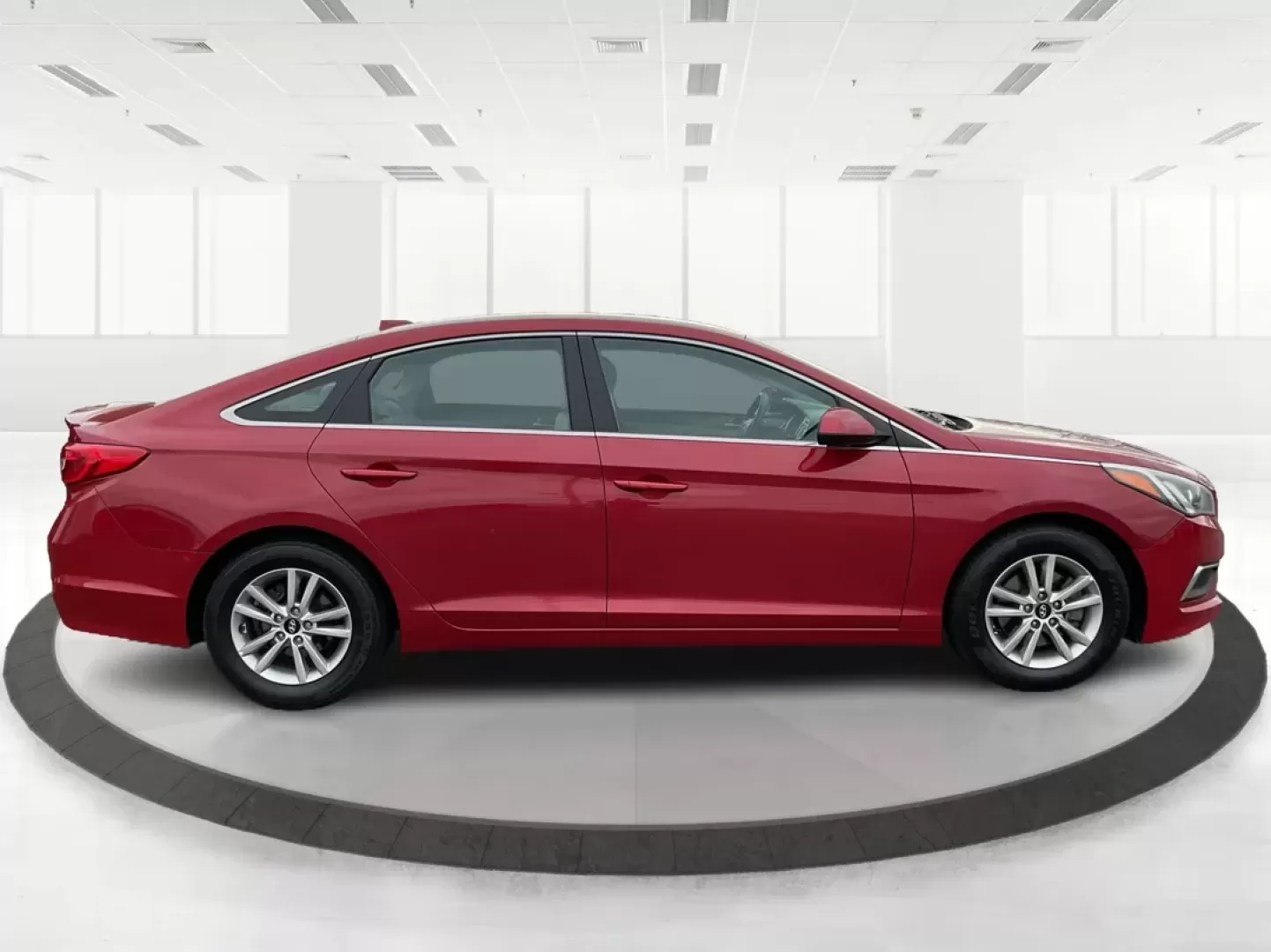 2017 Hyundai Sonata Base/SE (5NPE24AF8HH) with an Other engine, located at 1951 S Dayton Lakeview Rd., New Carlisle, OH, 45344, (937) 908-9800, 39.890999, -84.050255 - **Discover Your Next Adventure with the 2017 Hyundai Sonata at Advantage Car and Credit!**<br /> <br /> Are you in the market for a reliable sedan that effortlessly combines comfort, style, and functionality? Look no further than the 2017 Hyundai Sonata, available now at Advantage Car and Credit in - Photo#1