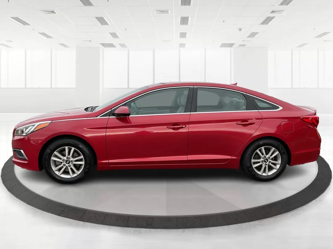2017 Hyundai Sonata Base/SE (5NPE24AF8HH) with an Other engine, located at 1951 S Dayton Lakeview Rd., New Carlisle, OH, 45344, (937) 908-9800, 39.890999, -84.050255 - Photo#5