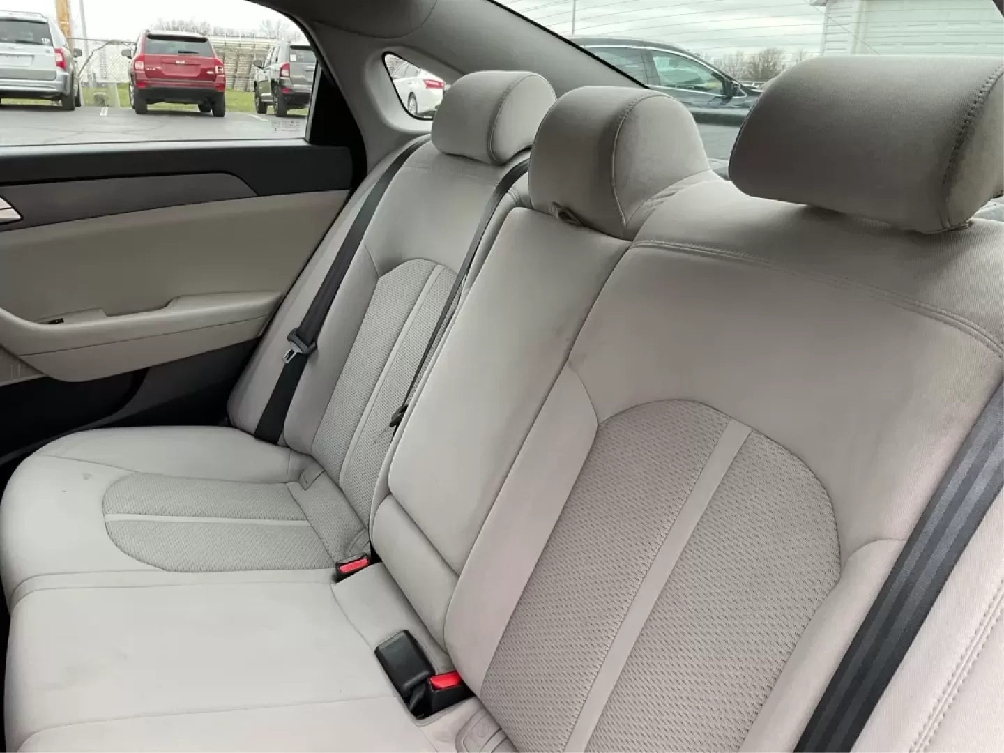 2017 Hyundai Sonata Base/SE (5NPE24AF8HH) with an Other engine, located at 1951 S Dayton Lakeview Rd., New Carlisle, OH, 45344, (937) 908-9800, 39.890999, -84.050255 - **Discover Your Next Adventure with the 2017 Hyundai Sonata at Advantage Car and Credit!**<br /> <br /> Are you in the market for a reliable sedan that effortlessly combines comfort, style, and functionality? Look no further than the 2017 Hyundai Sonata, available now at Advantage Car and Credit in - Photo#10
