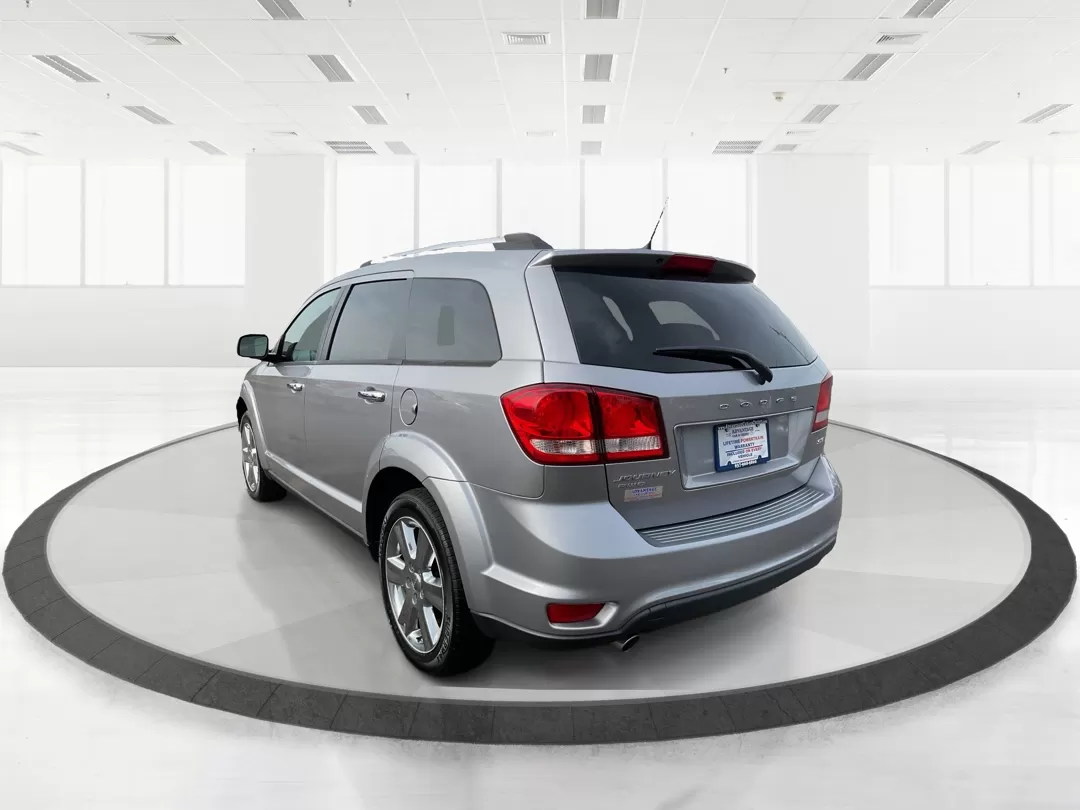 2017 Dodge Journey SXT AWD (3C4PDDBG9HT) with an Pentastar 3.6L V-6 DOHC engine, located at 1184 Kauffman Ave, Fairborn, OH, 45324, (937) 908-9800, 39.807072, -84.030914 - Photo#4