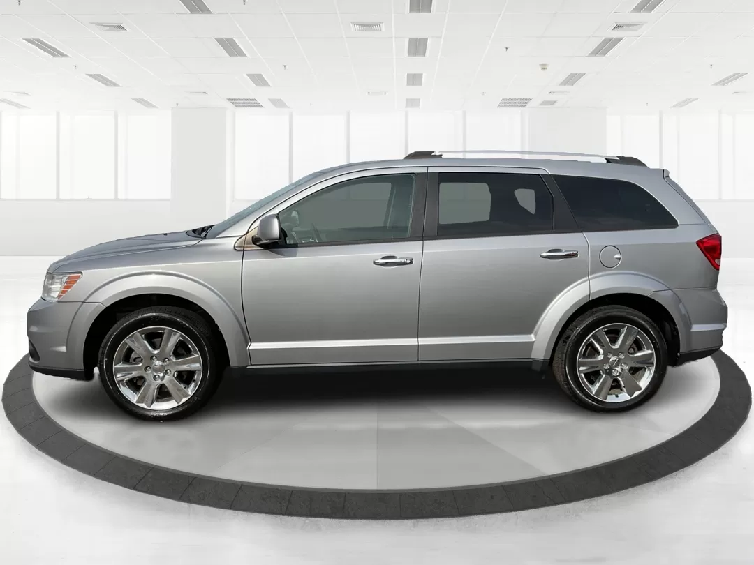 2017 Dodge Journey SXT AWD (3C4PDDBG9HT) with an Pentastar 3.6L V-6 DOHC engine, located at 1184 Kauffman Ave, Fairborn, OH, 45324, (937) 908-9800, 39.807072, -84.030914 - Photo#5