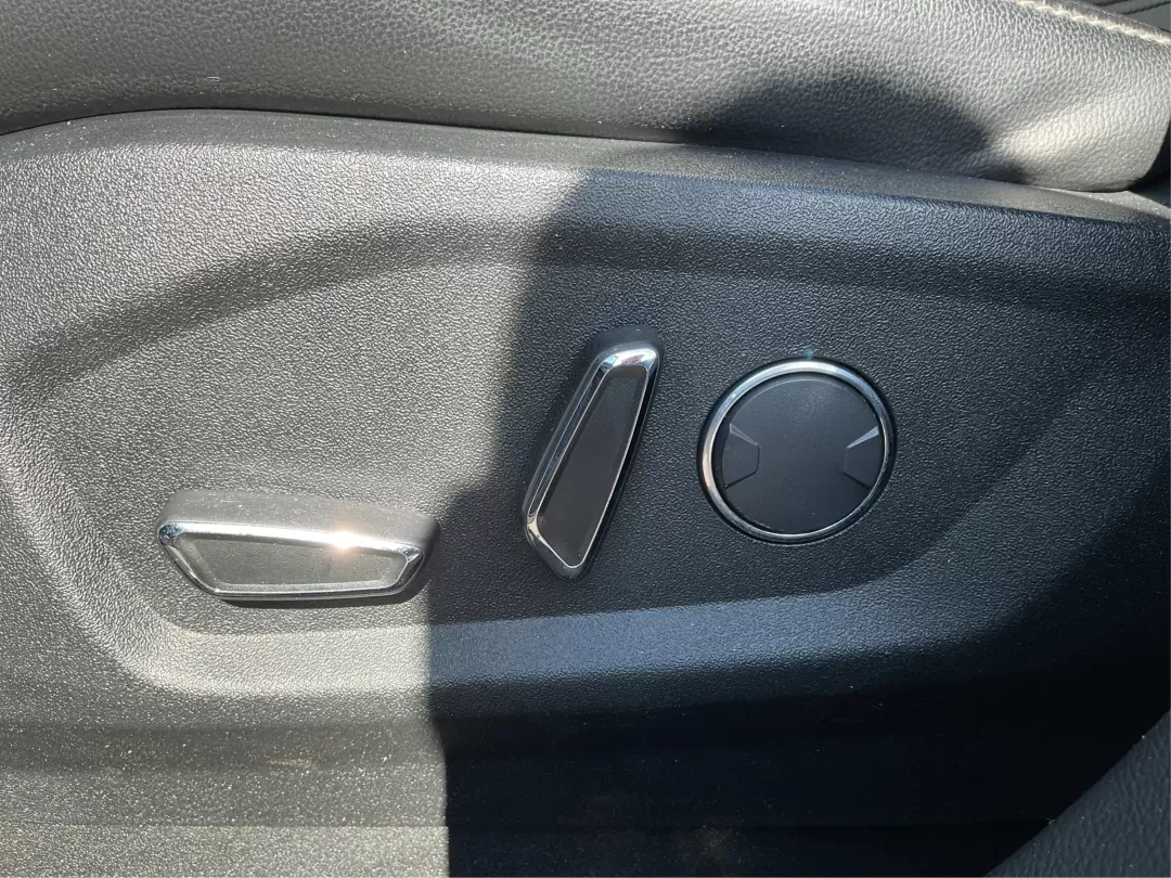 2018 Ford Edge SEL (2FMPK4J8XJB) with an 3.5L V-6 DOHC engine, located at 1951 S Dayton Lakeview Rd., New Carlisle, OH, 45344, (937) 908-9800, 39.890999, -84.050255 - Photo#17