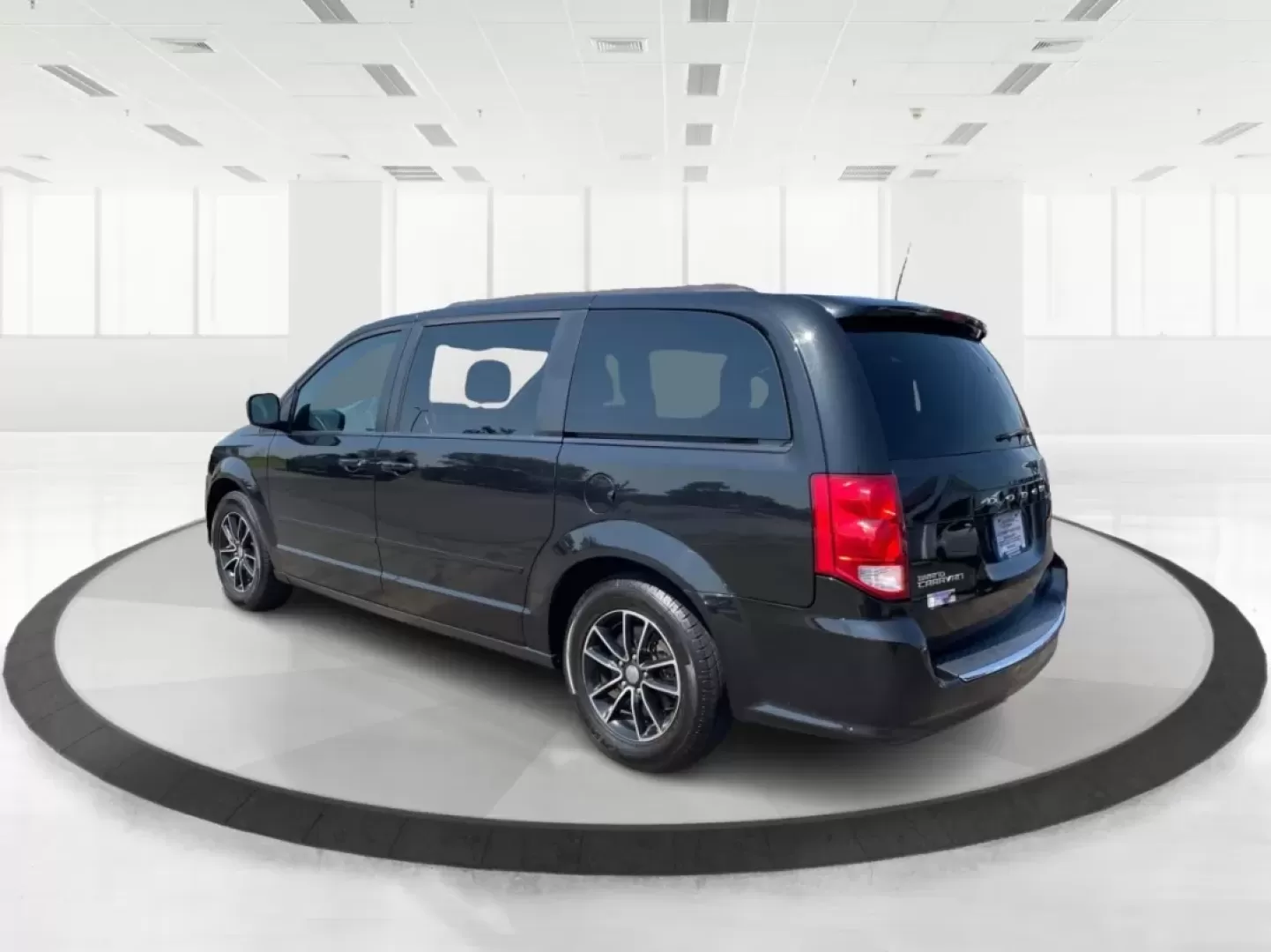 2017 Dodge Grand Caravan GT (2C4RDGEG9HR) with an 3.6L V6 DOHC 24V engine, 6-Speed Automatic transmission, located at 1951 S Dayton Lakeview Rd., New Carlisle, OH, 45344, (937) 908-9800, 39.890999, -84.050255 - **Discover Your Family's Adventure with the 2017 Dodge Grand Caravan GT at Advantage Car and Credit!**<br /> <br /> Are you ready to elevate your family's travel experience? The 2017 Dodge Grand Caravan GT is not just a vehicle; it's a lifestyle solution designed for families who love to explore, en - Photo#4