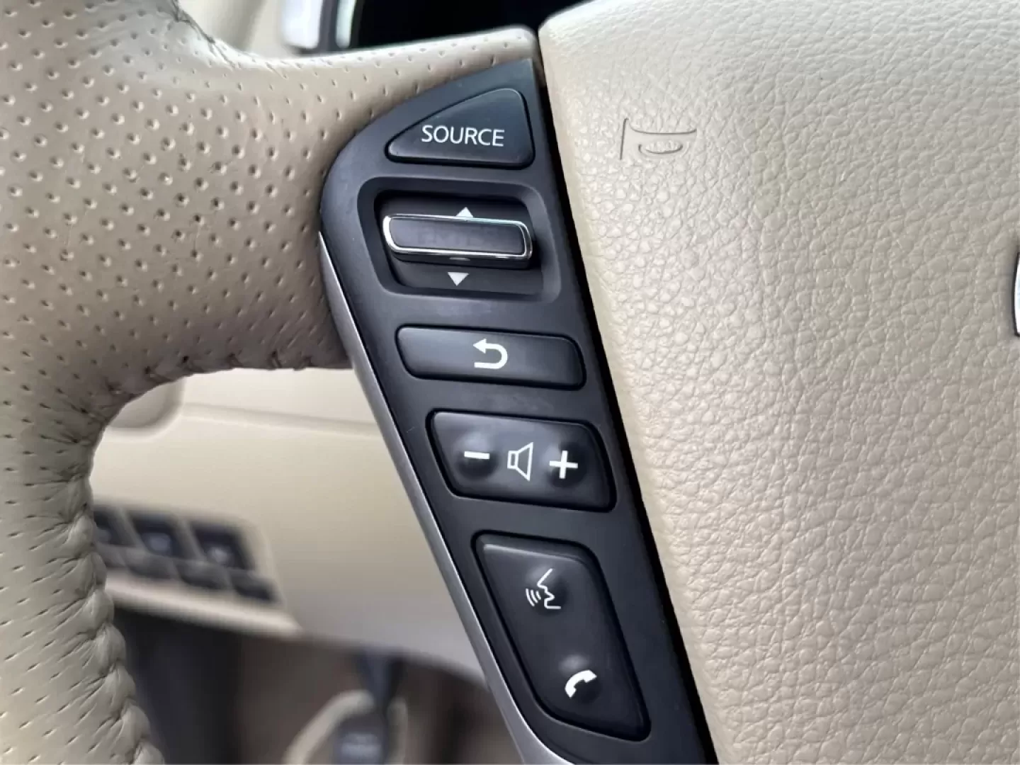 2014 Nissan Murano LE (JN8AZ1MW9EW) with an 3.5L V-6 DOHC engine, located at 1951 S Dayton Lakeview Rd., New Carlisle, OH, 45344, (937) 908-9800, 39.890999, -84.050255 - 2014 Nissan Murano LE - Photo#16