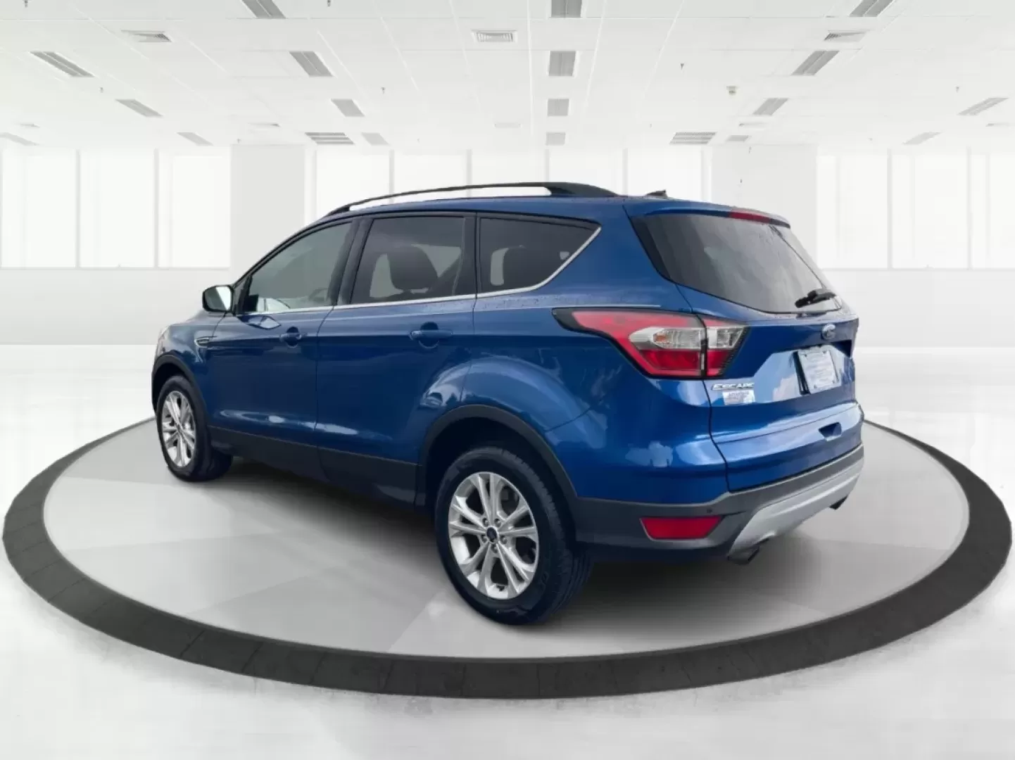 2017 Ford Escape SE (1FMCU0GD5HU) with an Other engine, located at 1951 S Dayton Lakeview Rd., New Carlisle, OH, 45344, (937) 908-9800, 39.890999, -84.050255 - **Adventure Awaits in This 2017 Ford Escape SE Perfect for Your Ohio Lifestyle!**<br /> <br /> Are you ready to embrace the open road? Whether you're commuting to work, taking the kids to soccer practice, or planning a weekend getaway to nearby attractions like the National Museum of the U.S. Air F - Photo#4