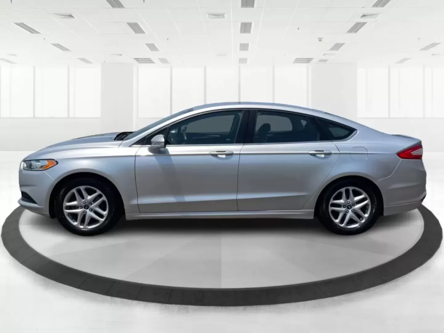 2013 Ford Fusion SE (3FA6P0H73DR) with an Other engine, located at 1951 S Dayton Lakeview Rd., New Carlisle, OH, 45344, (937) 908-9800, 39.890999, -84.050255 - **Unlock Your Lifestyle with the 2013 Ford Fusion SE Perfect for Your Daily Adventures!**<br /> <br /> Are you looking for a sophisticated sedan that blends style, comfort, and technology? Look no further than this 2013 Ford Fusion SE, located at Advantage Car and Credit in Fairborn, OH. With its a - Photo#5