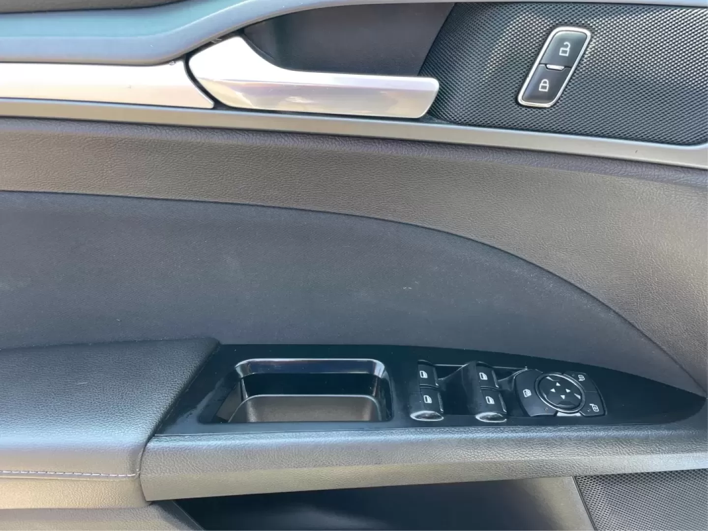 2013 Ford Fusion SE (3FA6P0H73DR) with an Other engine, located at 1951 S Dayton Lakeview Rd., New Carlisle, OH, 45344, (937) 908-9800, 39.890999, -84.050255 - **Unlock Your Lifestyle with the 2013 Ford Fusion SE Perfect for Your Daily Adventures!**<br /> <br /> Are you looking for a sophisticated sedan that blends style, comfort, and technology? Look no further than this 2013 Ford Fusion SE, located at Advantage Car and Credit in Fairborn, OH. With its a - Photo#19