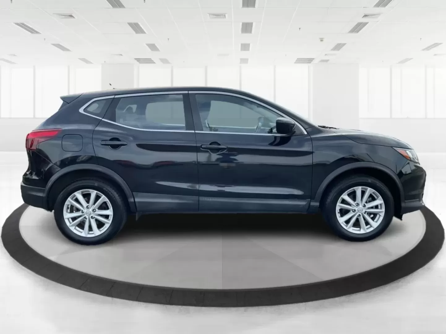 2017 Nissan Rogue S (JN1BJ1CR3HW) with an 2L I-4 gasoline direct injection engine, located at 1951 S Dayton Lakeview Rd., New Carlisle, OH, 45344, (937) 908-9800, 39.890999, -84.050255 - Photo#1